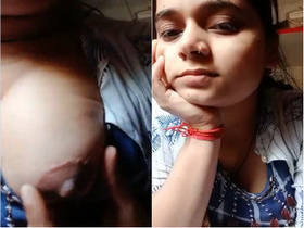 Milky Indian girl flaunts her cute boobs in amateur porn