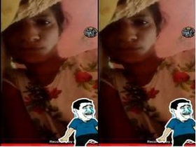 Exclusive video of a cute Tamil girl baring her body