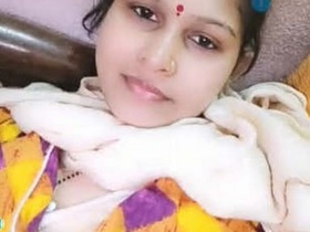 Busty Indian bhabhi gets naughty on cam