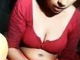 Indian bhabi Sona gets fucked live on Tango