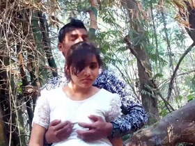 Open-air romance with an Indian girl in a movie