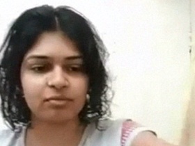 Naughty selfie girl takes nude MMS in bathroom