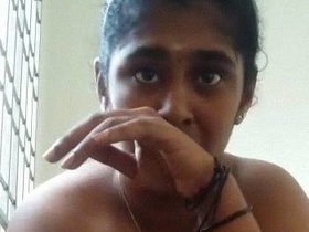 Cock sucking video with sexy Indian babe