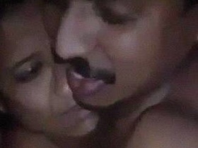 Mallu babe gets naughty in Randi sex video from Kerala