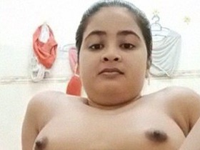 A sensual Indian woman bares it all in the shower