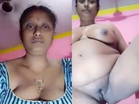 Aunty with a big ass unhappy and masturbating