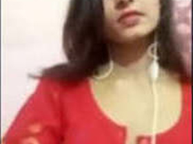 Cute Indian girl flaunts her body to her boyfriend on Valentine's Day