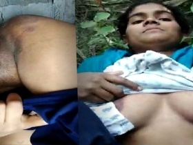 Indian couple has sex in the village outdoors