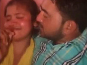 Indian lover indulges in passionate kissing and fucking in MMS