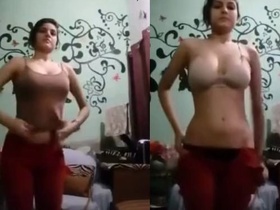 Punjabi bf gets naked for his girlfriend