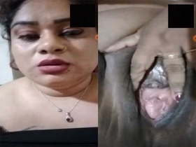 Curvy bhabi shows off her big pussy
