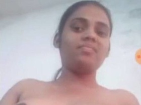 Big-boobed Indian college student goes nude for video call