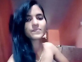 Indian girl enjoys solo playtime with her fingers