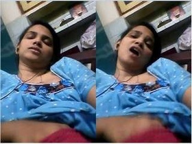 Indian girl records herself masturbating for her boyfriend
